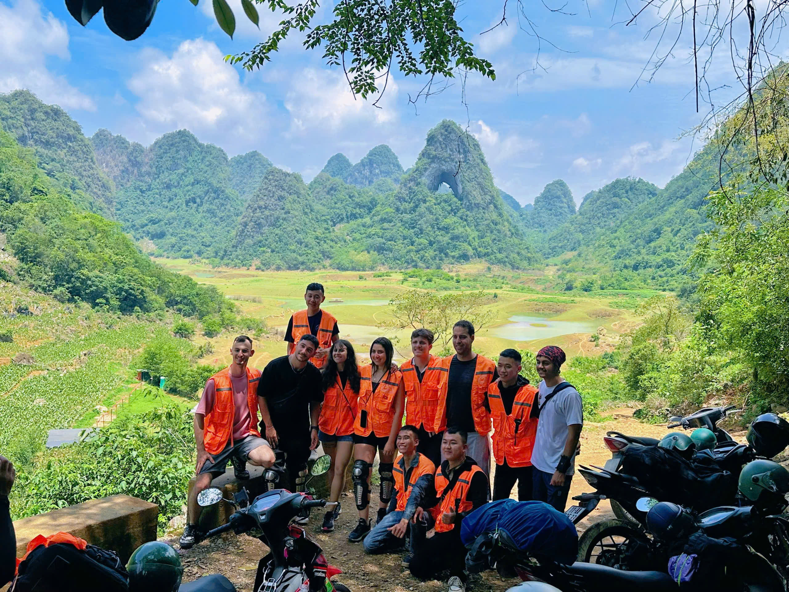 Cao Bằng Loop – Hành Trình Khám Phá Bản Làng, Thác Hồ & Núi Non Hùng Vĩ Đông Bắc